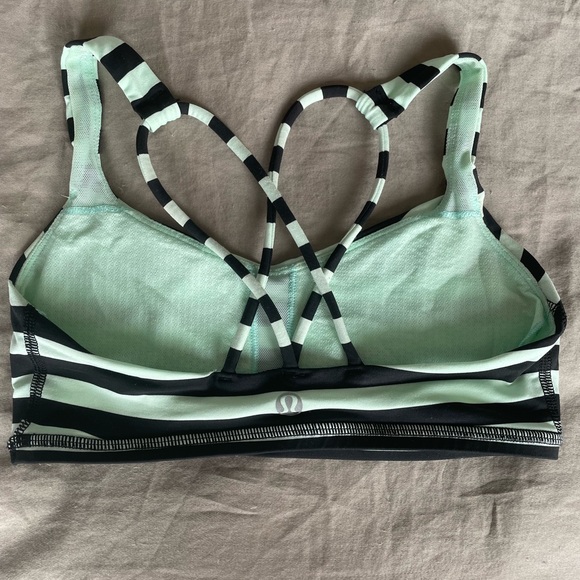 Lululemon Free To Be Bra - size 2 - never worn! - Picture 2 of 2
